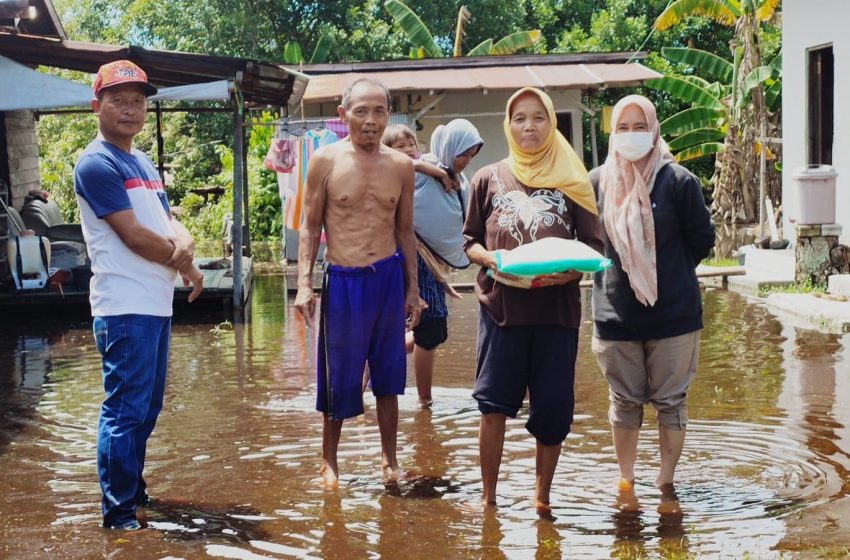  Prihatin Dampak Banjir, Bantuan Dari Anggota Dewan Terus Mengalir