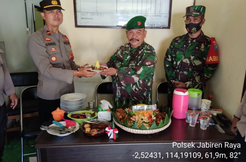  Meriahkan HUT TNI ke 76, Polsek Jabiren Raya Gelar Syukuran