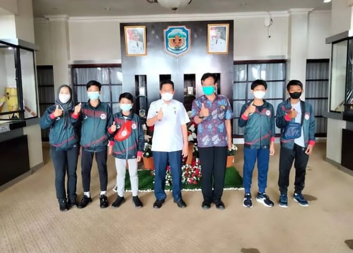  Sebelum Bertanding, Wabup Beri Semangat Atlet Bulu Tangkis Murung Raya
