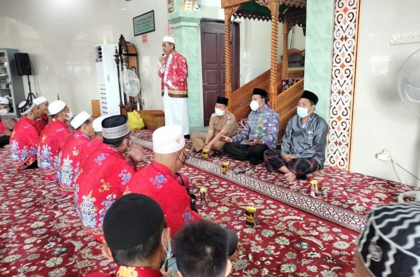  Wabup Hadiri Pelepasan 58 Jemaah Umroh. Ingatkan Tetap Jaga Prokes Selama Menjalani Ibadah