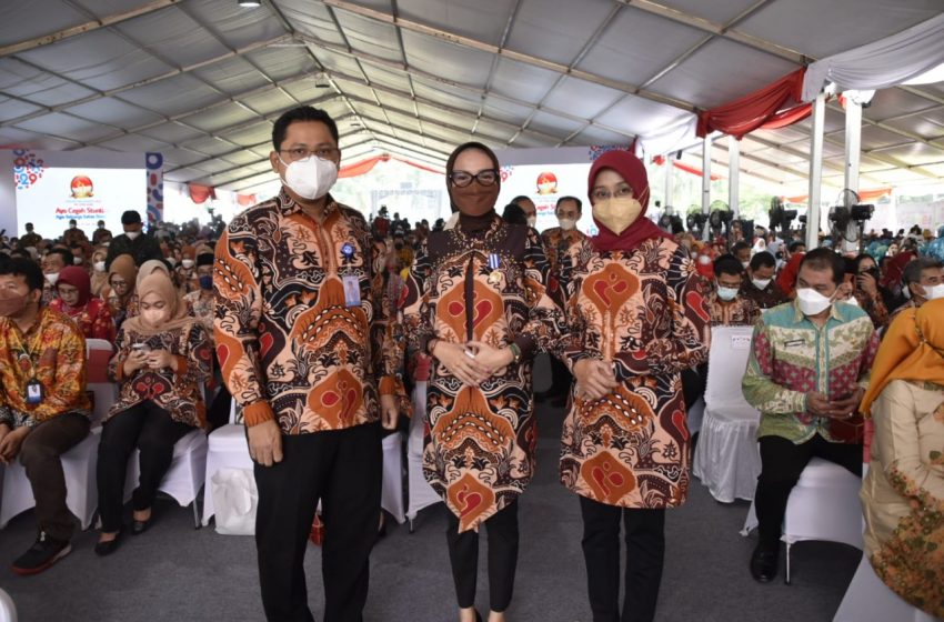  Hadiri Puncak Peringatan Harganas. Ivo Ajak Stakeholders Sosialisasikan dan Bekerja Optimal Turunkan Stunting di Seluruh wilayah Kalteng
