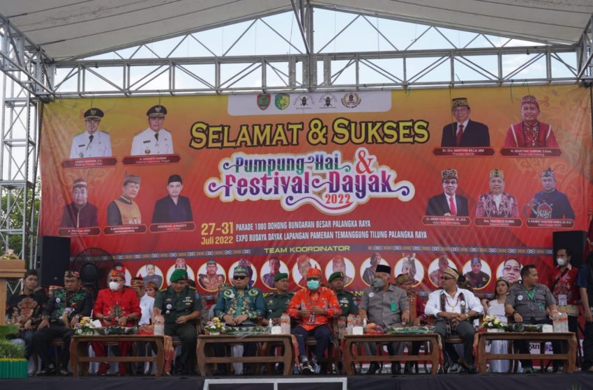  Lestarikan dan Persatukan Elemen Budaya Adat di Kalimantan