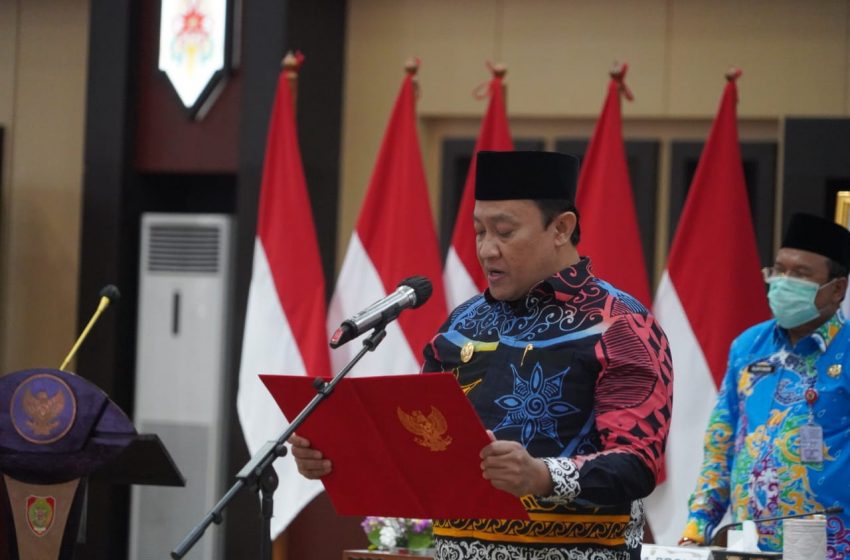 Pelantikan Pejabat Administrator dan Pengawas. Wagub : Tunjukan Dedikasi dan Loyalitas, Hasilkan Pelayanan Maksimal dan Berkualitas