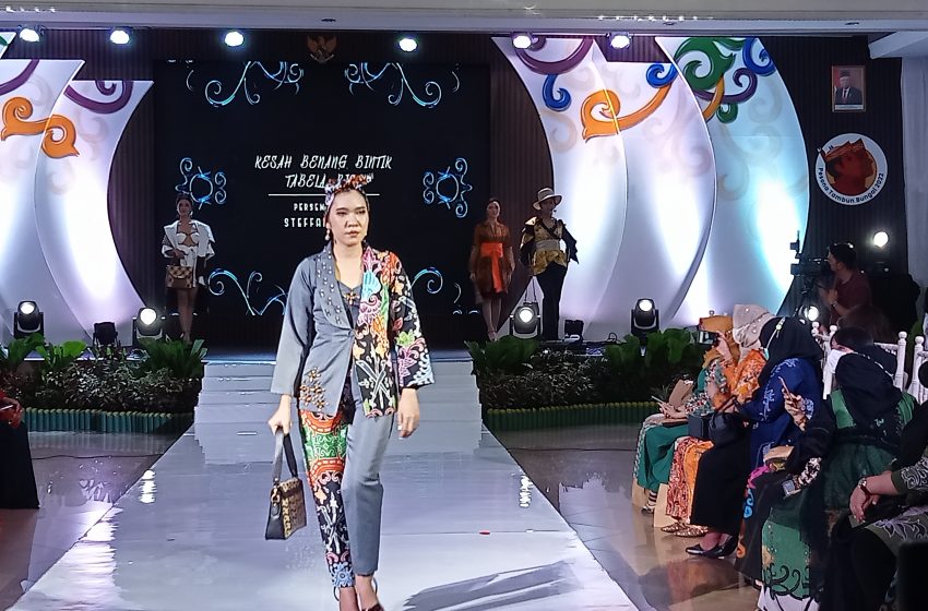  Batik Kalteng Populerkan Benang Bintik, Dukung Pengembangan UMKM 