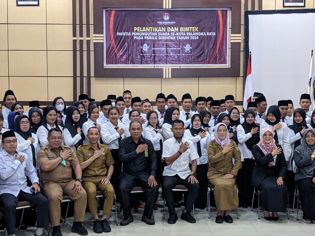 PELANTIKAN PPS : Pelantikan anggota PPS Kota Palangka Raya, Selasa (24/1/2023), di Aula BPMP Provinsi Kalteng.