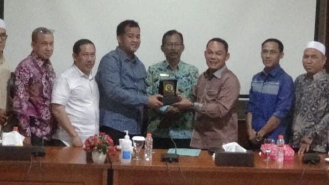  DPRD Murung Raya Sambut Kunker DPRD HSS