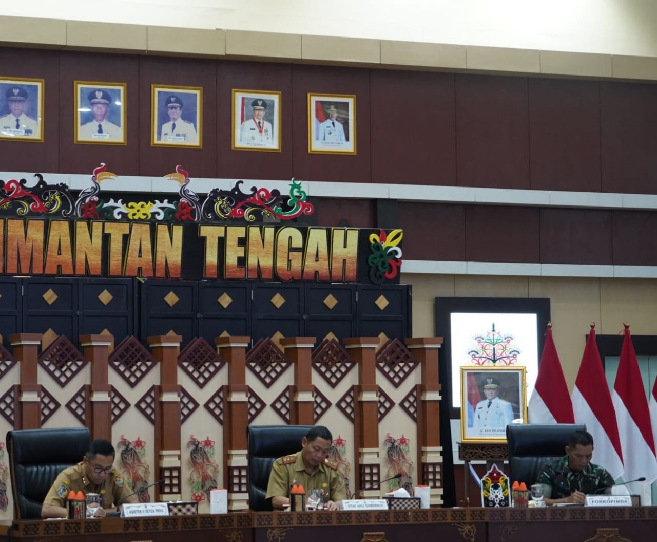 Asisten Bidang Ekobang saat menghadiri Rakor Pengendalian Inflasi Tahun 2023. (foto/mmckalteng)