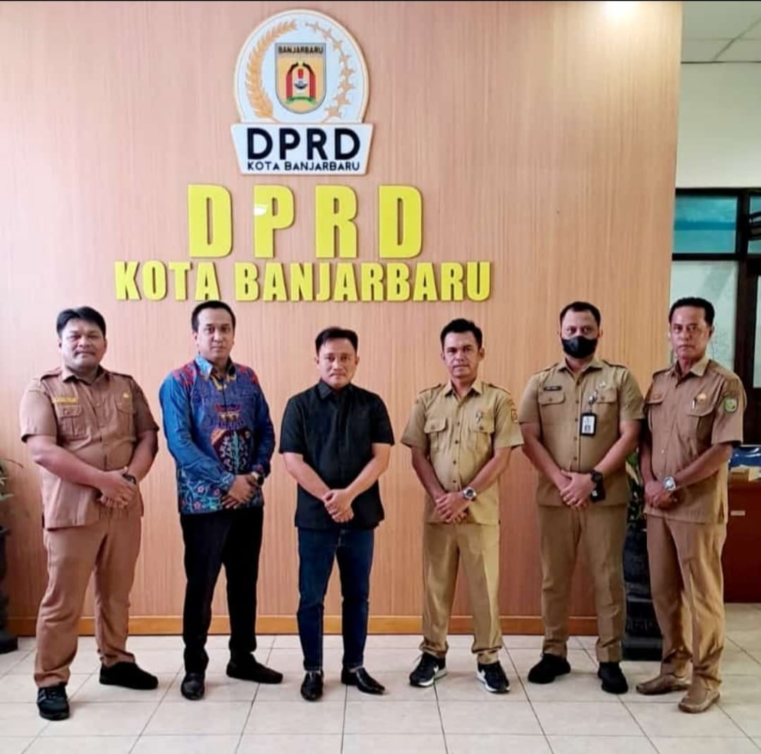 STUDI BANDING : DPRD Palangka Raya melalui Badan Pembentukan Peraturan Daerah (Bapemperda), beberapa waktu lalu melaksanakan studi banding ke DPRD Kota Banjarbaru, Kalimantan Selatan. (Foto/Ist)
