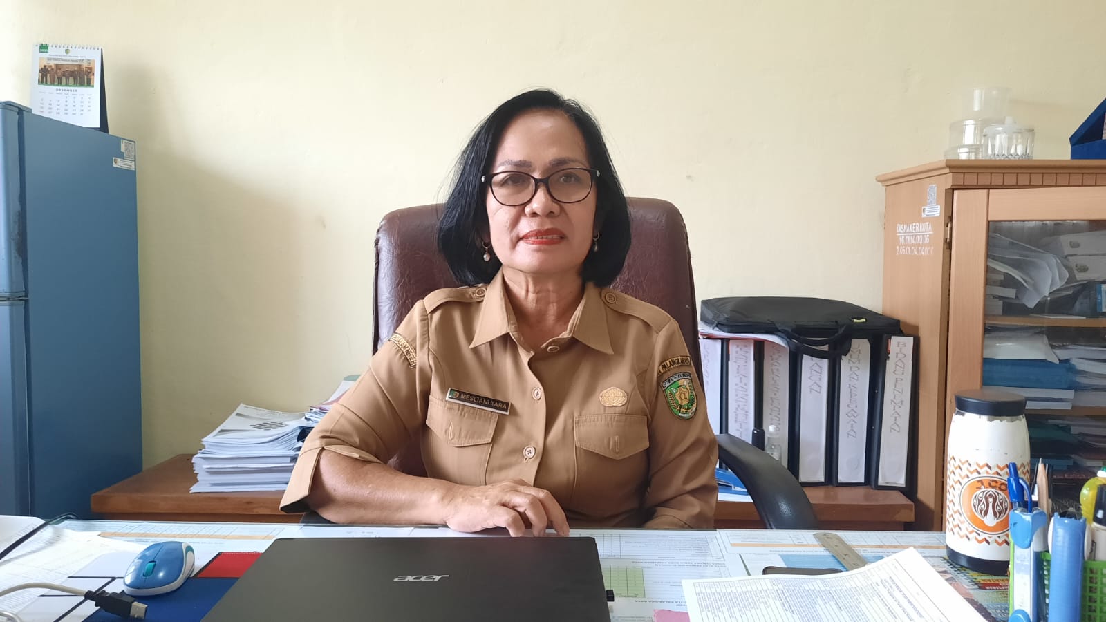 Foto : Kepala Dinas Tenaga Kerja (Disnaker) Kota Palangka Raya, Mesliani Tara