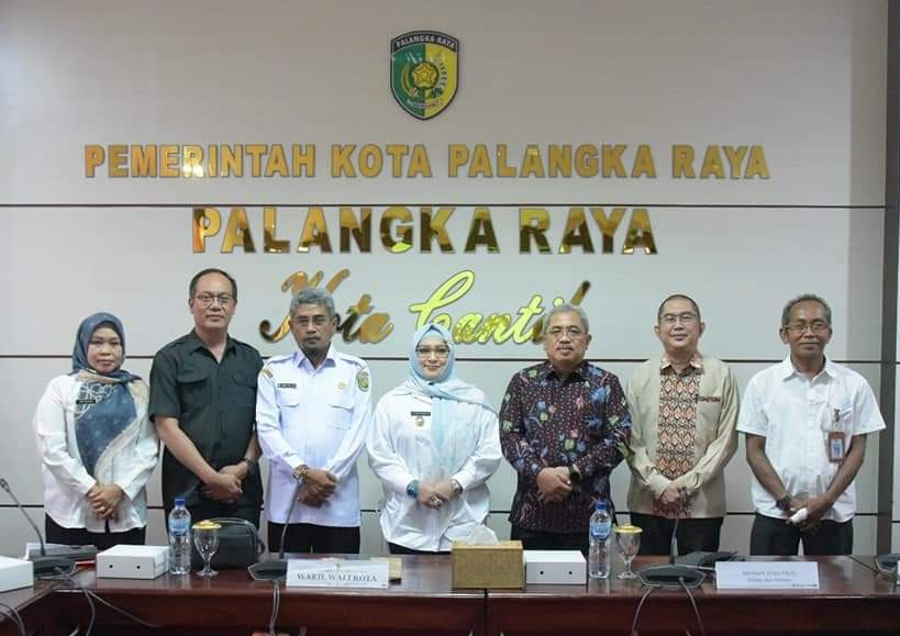 AUDENSI : Audiensi rombongan Pemerintah Kabupaten Tapin dengan Pemerintah Kota Palangka Raya, di Ruang Rapat Peteng Karuhei I Kantor Wali Kota Palangka Raya. (Foto/Ist)