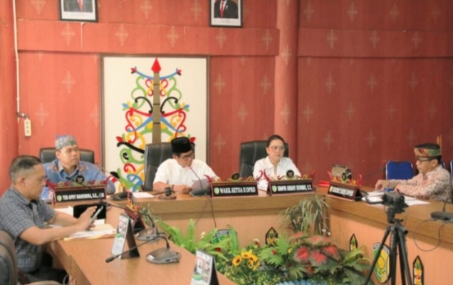 PARIPURNA : DPRD Palangka Raya menggeiar rapat paripurna ke - 8 masa persidangan II tahun sidang 2022-2023 dan penutupan masa persidangan II 2022-2023, melalui zoom meeting. Foto ist