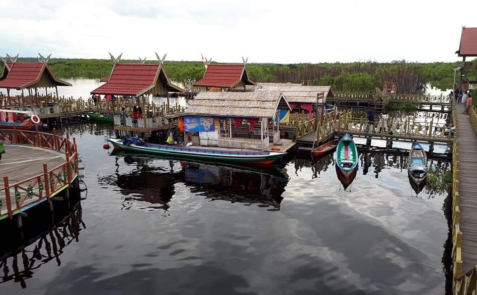 Foto : Kawasan wisata air hitam (Dermaga Kereng) Palangka Raya. Foto Ist