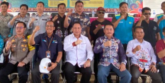  Ketua DPRD Hadiri Perdana Penyalaan Listrik Desa