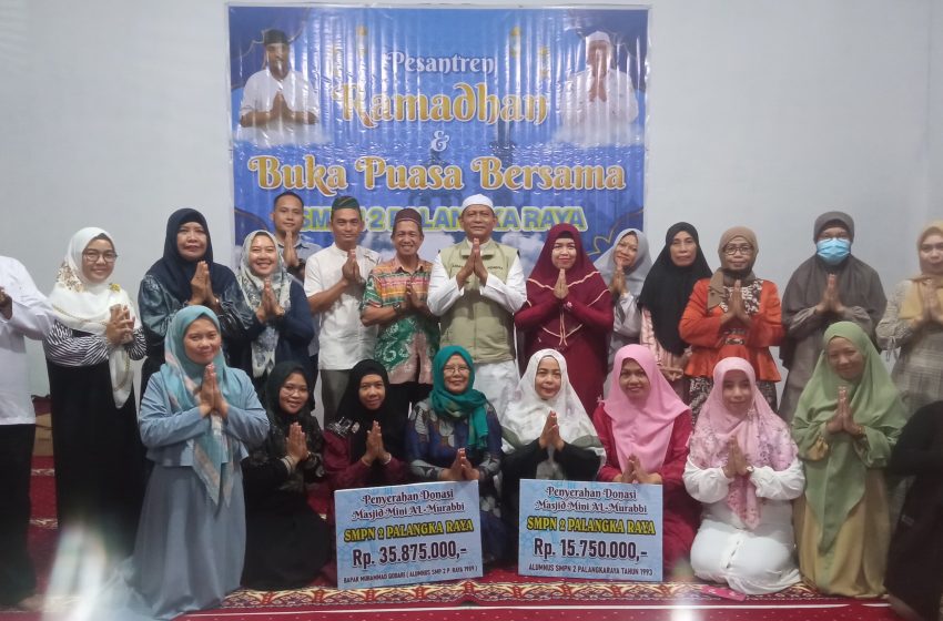  Jalin Silaturahmi, Keluarga Besar SMP Negeri 2 Palangka Raya Gelar Buka Puasa Bersama Alumni
