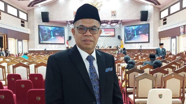 Jalan Menuju Pelabuhan Bagendang Perlu Perbaikan