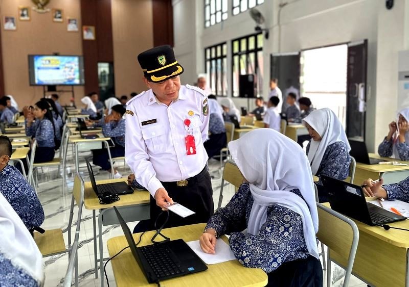 Kadidik Barito Utara Tinjau Pelaksanaan TKA SMP di Ikuti 1.903 Siswa