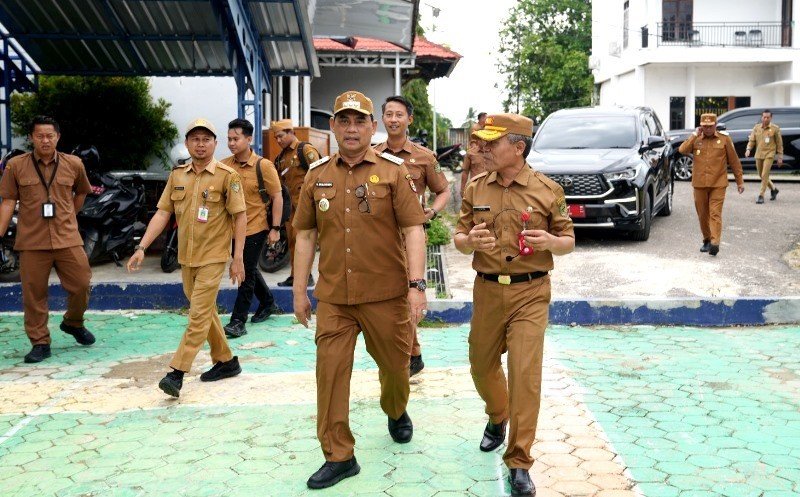 Pimpin Apel di Dinas PUPR, Bupati Barito Utara Tekankan Disiplin dan Semangat Kerja