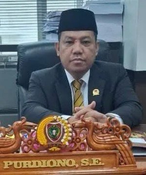 Warga Tambal Jalan Nasional, Pemerintah Harus Percepat Perbaikan