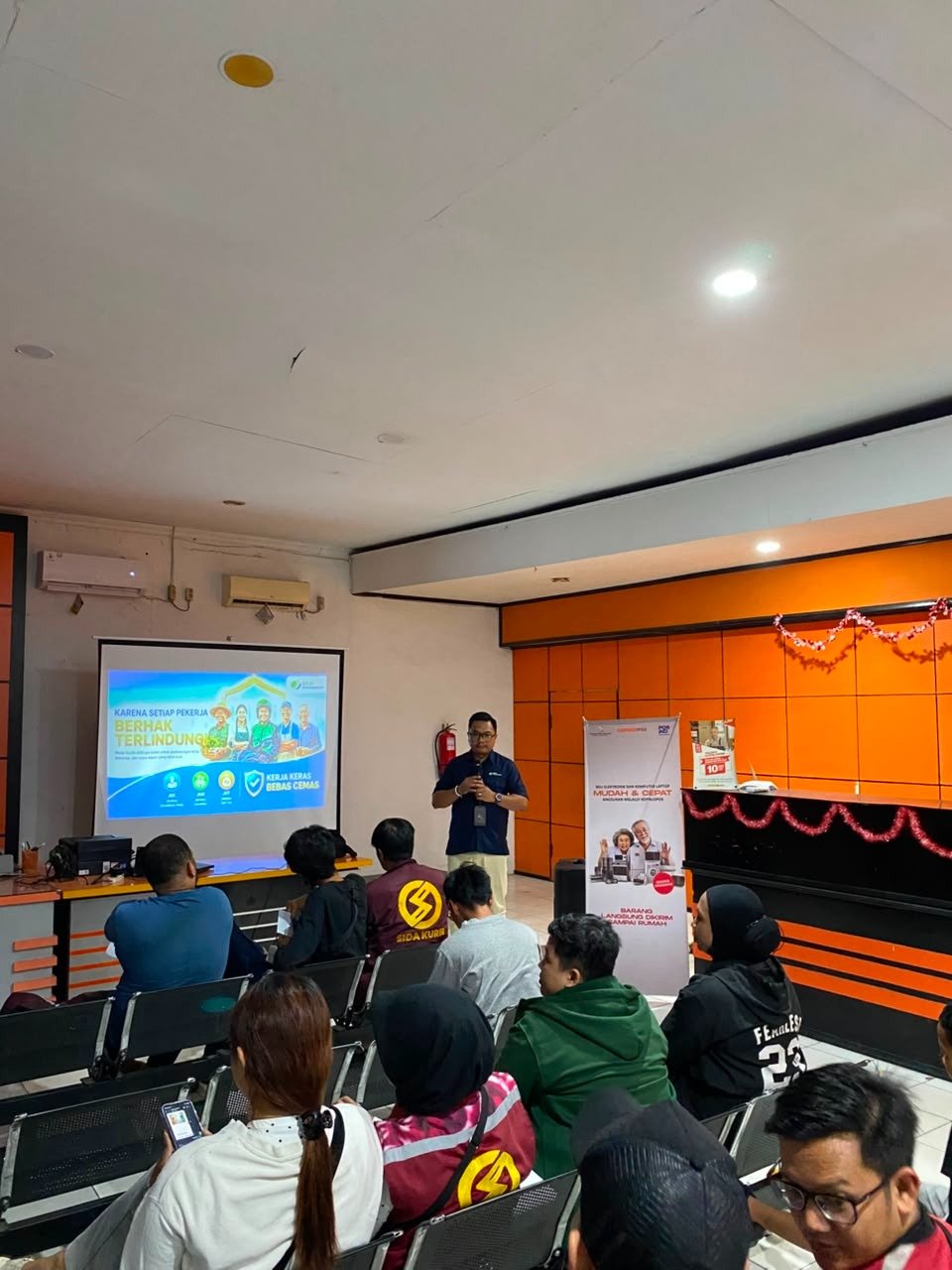 BPJS Ketenagakerjaan Pangkalan Bun Sosialisasikan Manfaat Program dan Akuisisi Kepesertaan Driver SIDA Kurir melalui Kerja Sama dengan PT Pos Indonesia