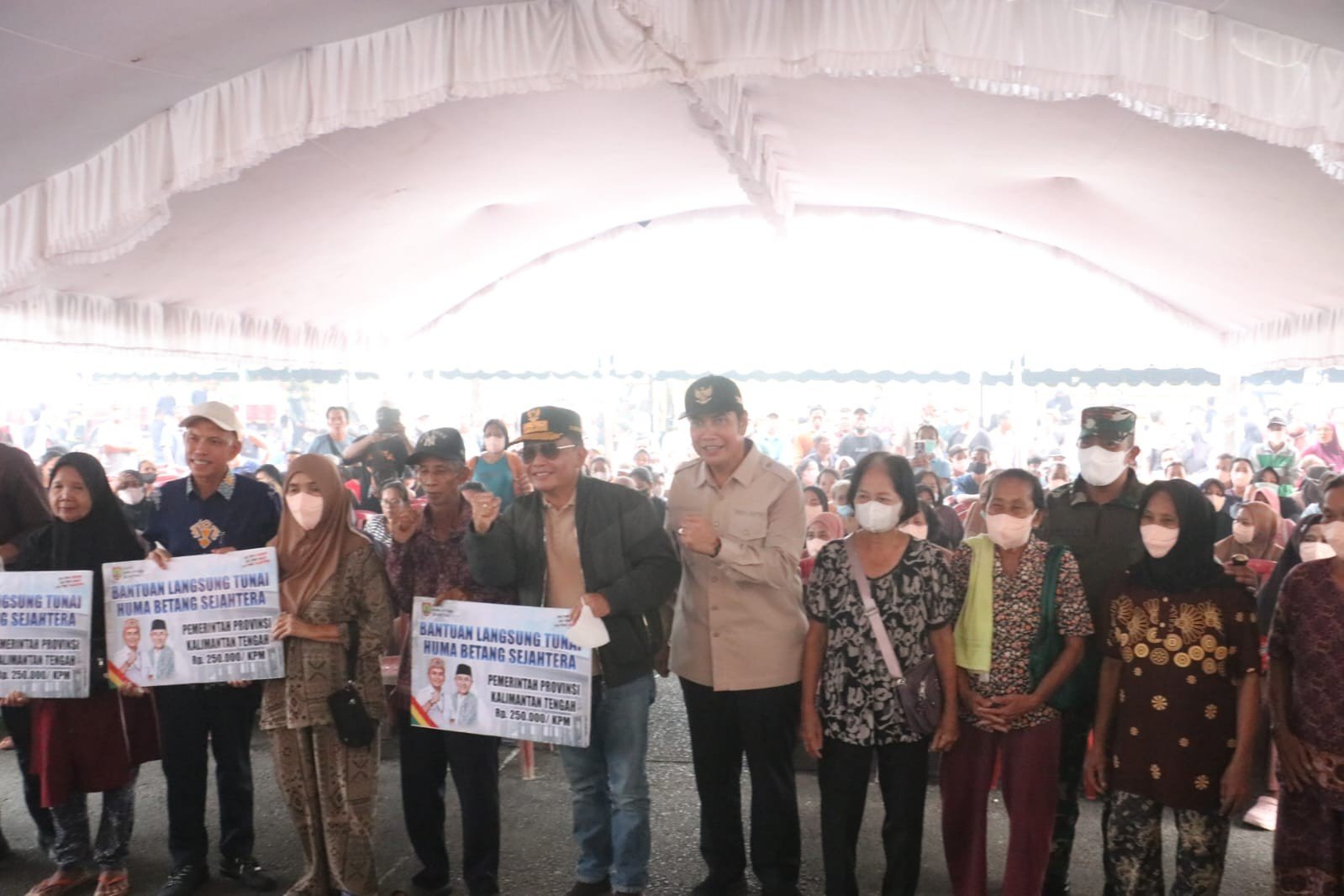 Perhatikan Kondisi dan Kesejahteraan Masyarakat. Gubernur Saluarkan Bantuan di Tiga Lokasi Pulpis