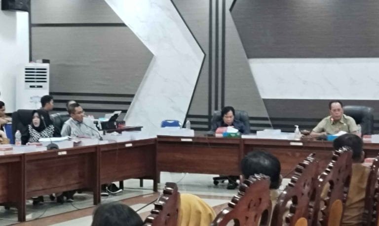DPRD Kapuas Bahas Raperda Pertanggungjawaban APBD 2025