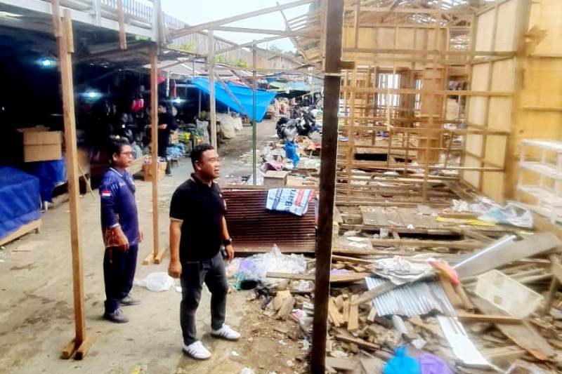 Disdagrin Barito Utara Pantau Pembongkaran dan Siapkan Relokasi Pedagang Blok Pasar Pendopo