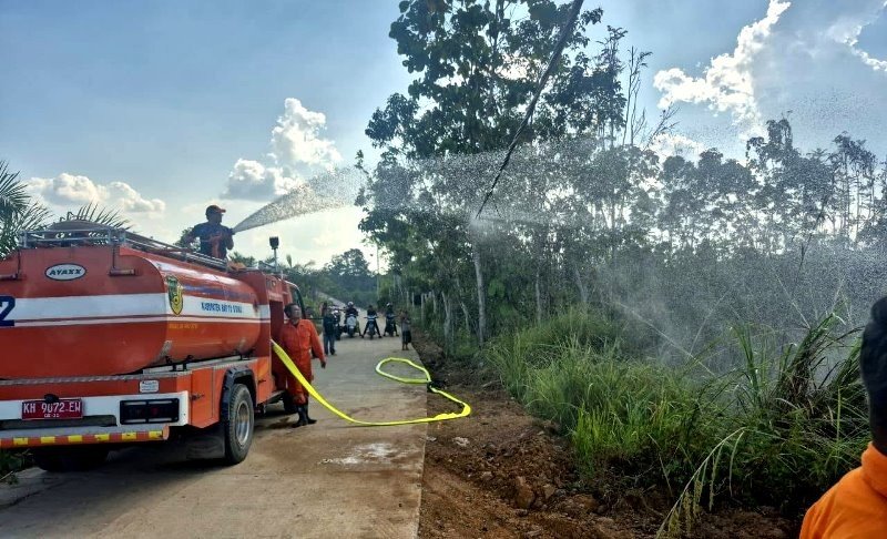 BPBD Barut Berhasil Padamkan Karhutla di Jalan Pendreh