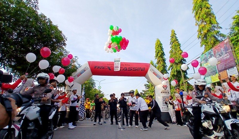 Bupati Barito Utara H Shalahuddin Lepas Gowes Bareng HUT Ke-76 Barito Utara dan Hari Bhayangkara Ke-80