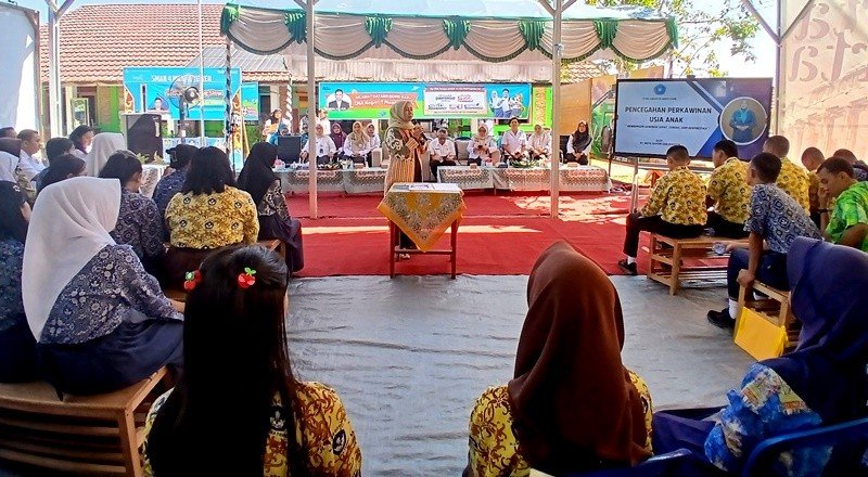 Ketua TP PKK Barito Utara Hj Maya Savitri Shalahuddin Ajak Pelajar Tolak Pernikahan Usia Anak